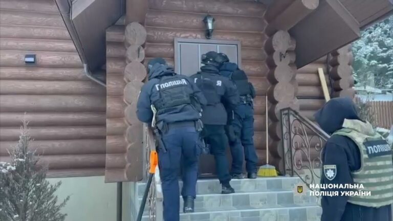 Фото для новини:Поліція викрила схему привласнення 27 млн, виділених на гуманітарну допомогу громадам Київщини