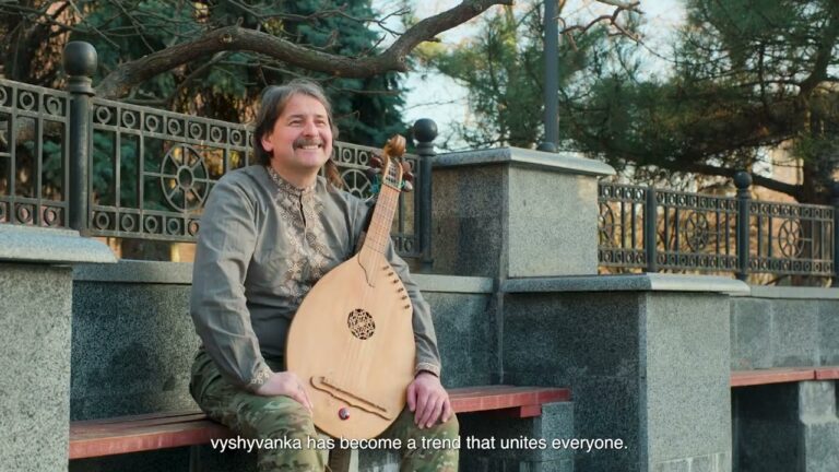 Фото для новини:Вишиванка в Україні: соціально-культурна традиція