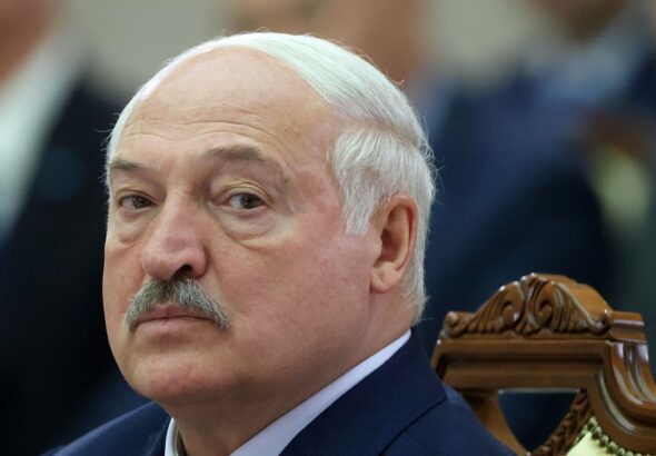 Фото для новини:Макрон зателефонував Лукашенку вперше з 2022 року