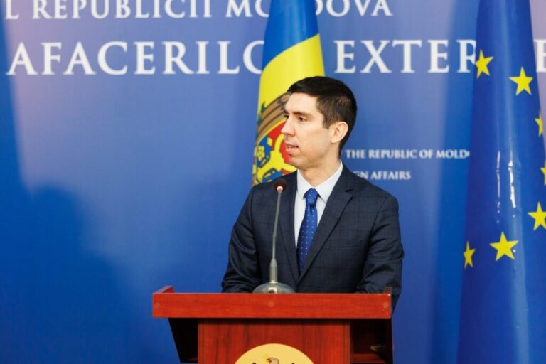 Фото для новини:Молдова поки не збирається в НАТО: названа причина