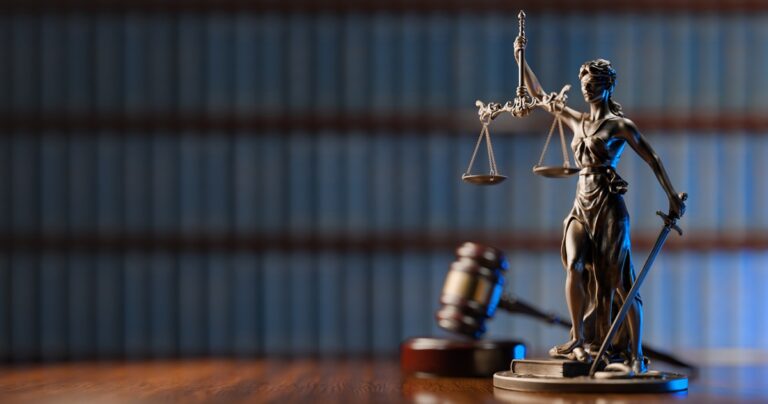 Фото для новини:Підозра у корупції: відсторонили трьох суддів Верховного Суду