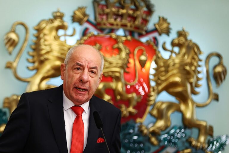 Фото для новини:Президент Угорщини відкинув вимогу Мадяра про відставку