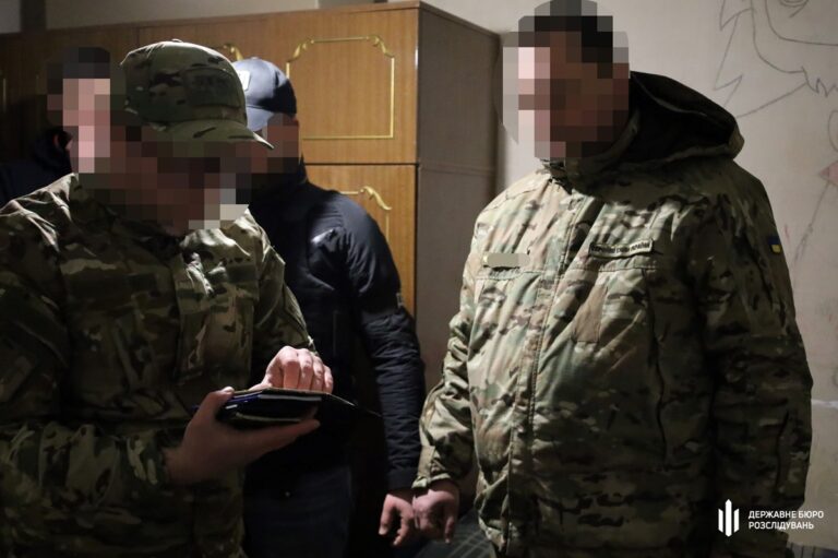 Фото для новини:Програв у казино кошти військових: ексфінансист бригади отримав 8 років