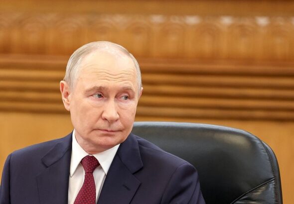 Фото для новини:Путін доручив готувати "відповідь" на "удар по гуртожитку" на Луганщині