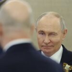 Фото для новини:Путін дозволив армії захищати заарештованих росіян за кордоном