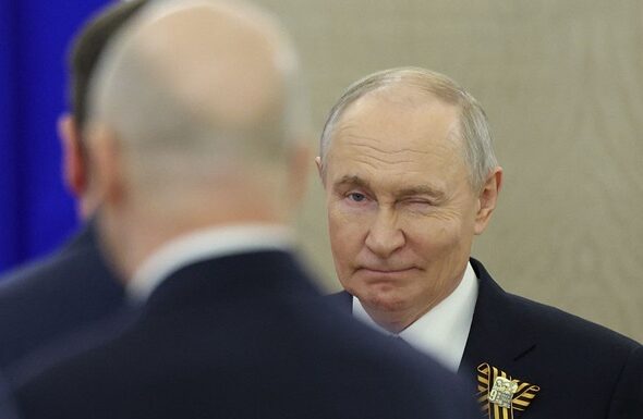 Фото для новини:Путін дозволив армії захищати заарештованих росіян за кордоном