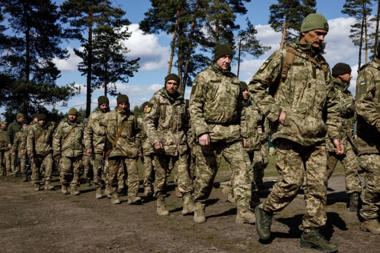 Фото для новини:Рада готує зміни для заброньованих: що варто знати