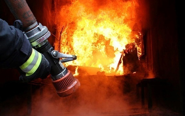 Фото для новини:Ракетний удар: у Дніпрі пожежі, заблоковані люди