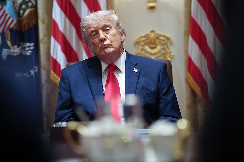 Фото для новини:Рейтинг Трампа впав до рекордного мінімуму