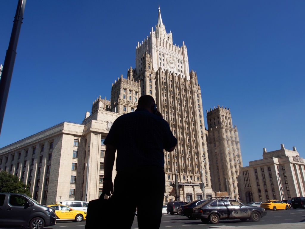 Фото для новини:РФ планує подати до суду на країни Балтії за "утиски росіян"