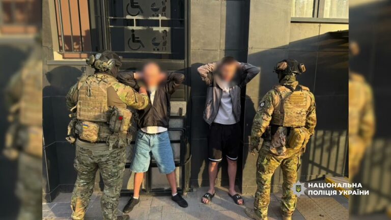 Фото для новини:Нацполіція викрила шахраїв, які ошукували громадян через мережу міжнародних фейкових call-центрів