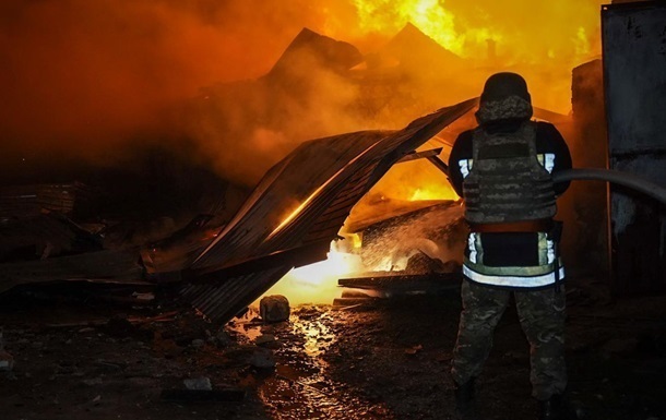 Фото для новини:Росія вдарила по АЗС на Запоріжжі, є постраждала