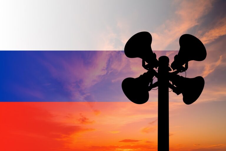 Фото для новини:Росія вперше оголосила ракетну небезпеку на Ямалі