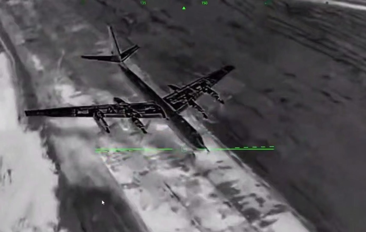 Фото для новини:СБС знищили Іскандер і два Ту-142 у Таганрозі