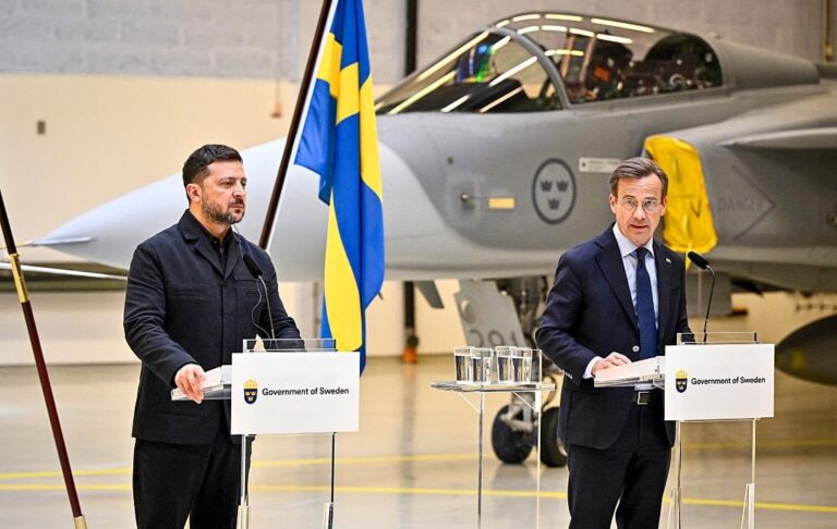 Фото для новини:Швеція подарує Україні 16 винищувачів Gripen