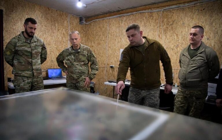 Фото для новини:Сирський відвідав корпус Хартія на Харківщині