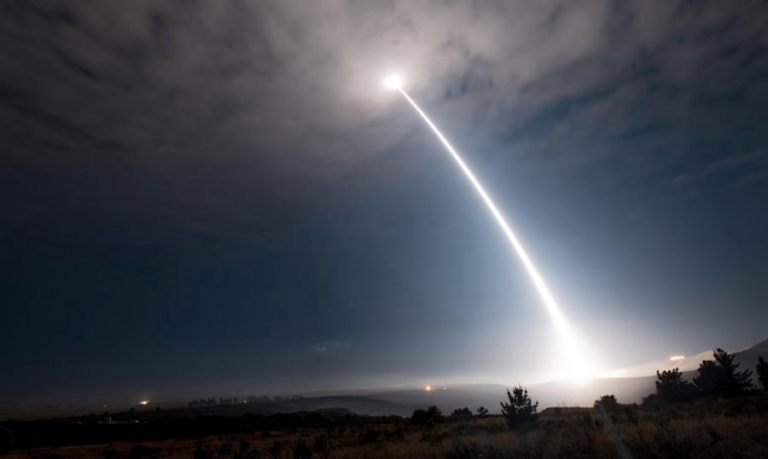 Фото для новини:США провели тестовий пуск балістичної ракети, що дістає до Москви