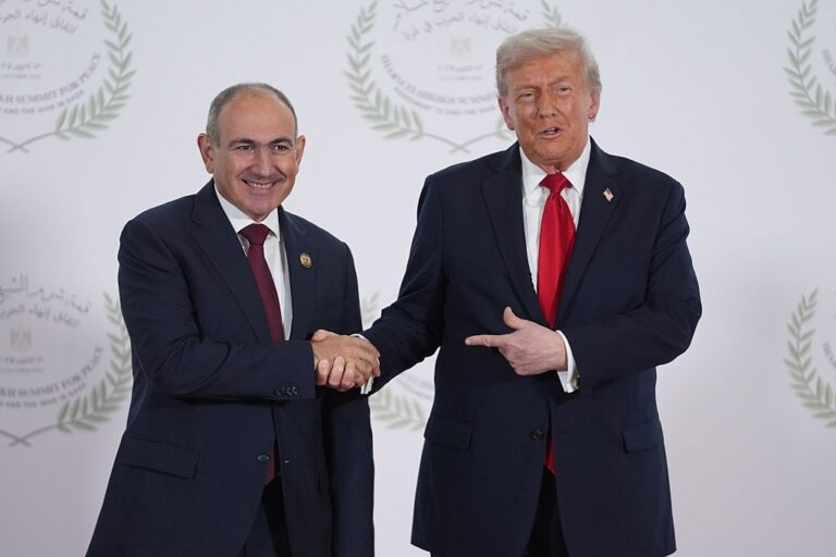 Фото для новини:Трамп публічно підтримав Пашиняна перед виборами в Вірменії