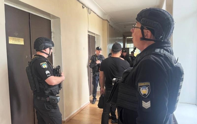 Фото для новини:У міськраді на Кіровоградщині сталася стрілянина