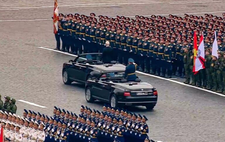 Фото для новини:У Москві відбувся найкоротший в історії парад