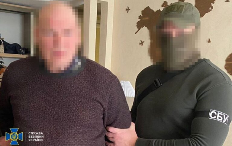 Фото для новини:У Нікополі рецидивіст коригував російські атаки
