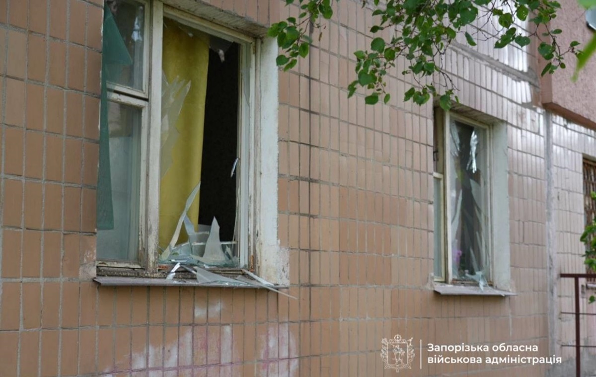 Фото для новини:У Запоріжжі під ударом промислові об'єкти, є поранені