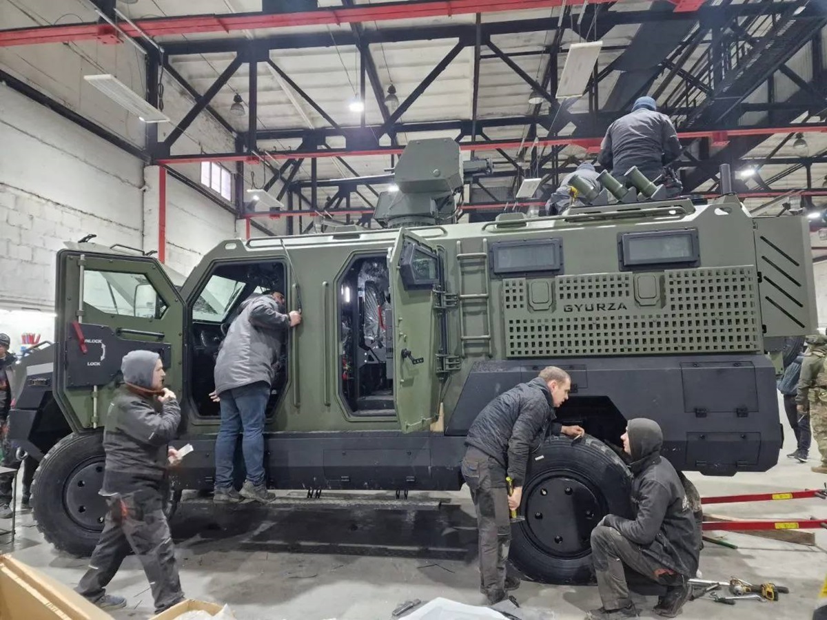 Фото для новини:В Києві суд арештував майно постачальника бронетехніки для ЗСУ
