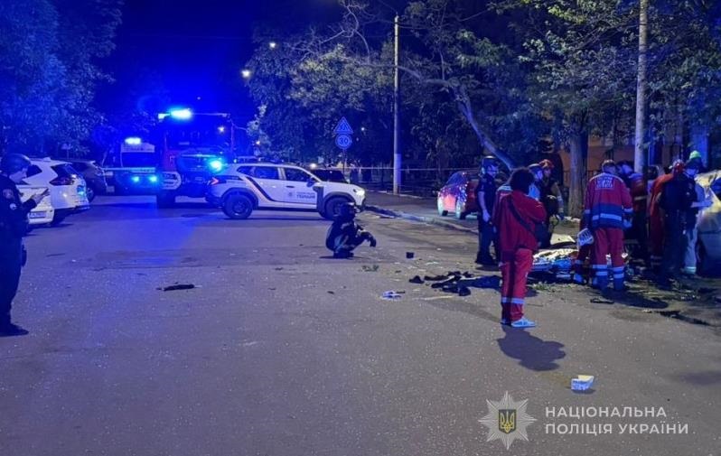 Фото для новини:В Одесі вибухнуло авто з людьми: СБУ підозрює теракт