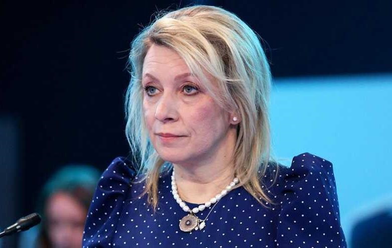 Фото для новини:В РФ пожалілися на "примусову" видачу паспортів США дітям дипломатів