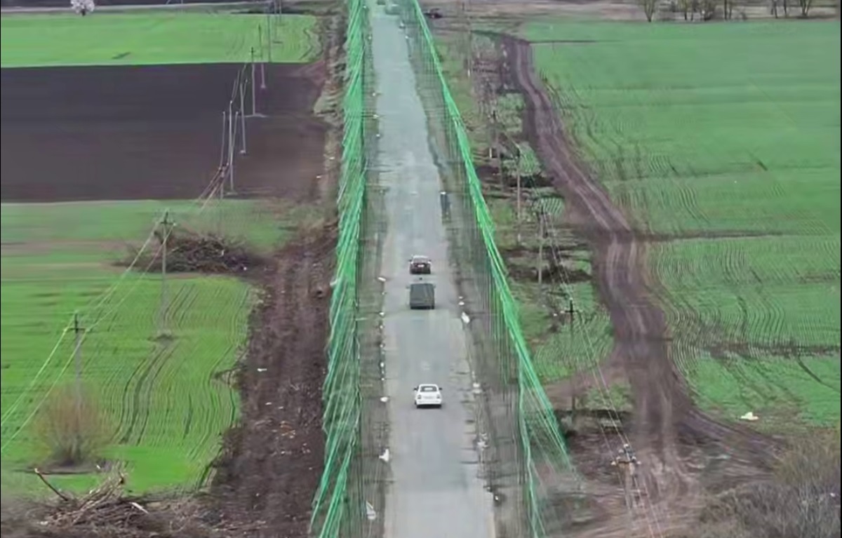 Фото для новини:Від дронів захищено понад 1170 км доріг - Федоров
