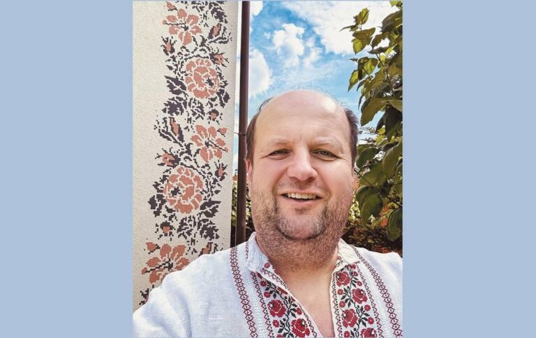 Фото для новини:Віктор Бронюк показав доньку-випускницю