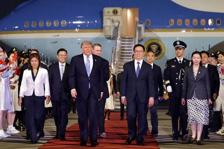 Фото для новини:Вперше з 2017 року: Трамп прибув до Китаю
