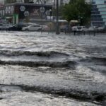 Фото для новини:Вулиці опинилися під водою: Київ накрила злива