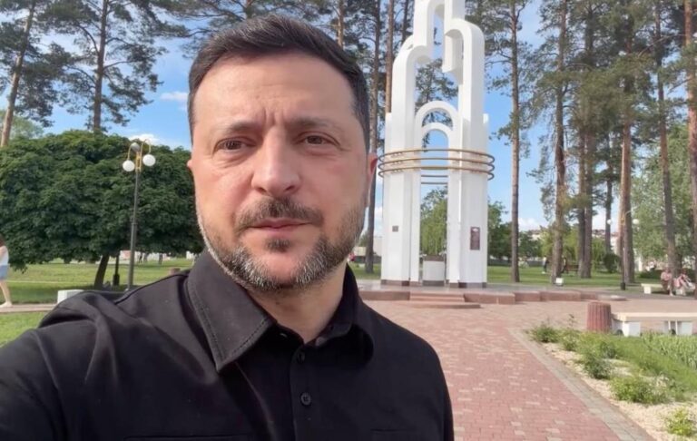 Фото для новини:Загроза з Білорусі: Зеленський прибув у Славутич