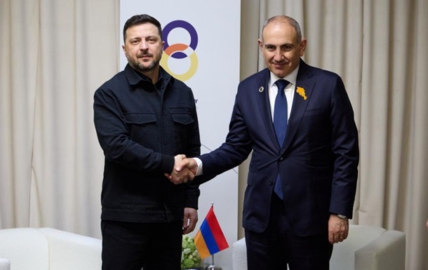 Фото для новини:Зеленський прокоментував погрози Путіна Вірменії