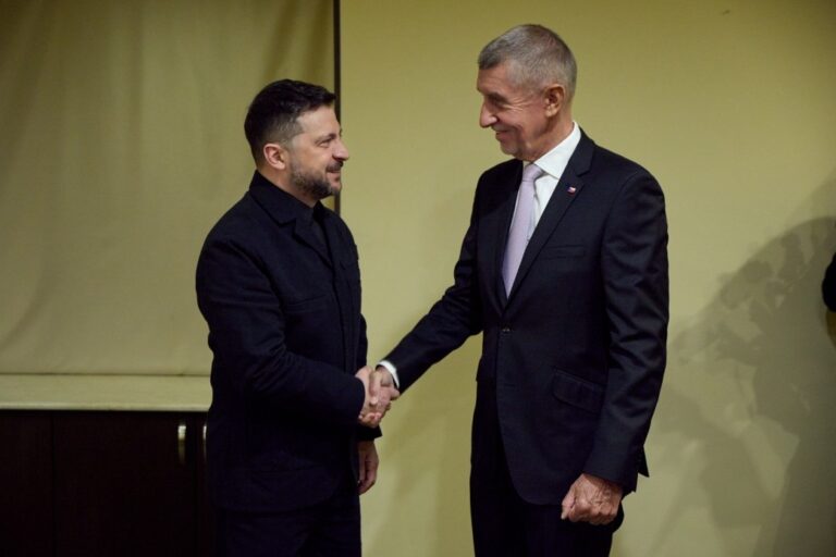 Фото для новини:Зеленський зустрівся з прем&rsquo;єром Чехії