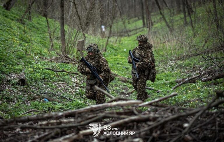 Фото для новини:Зірване перемир'я: армія РФ атакує на 11 напрямках