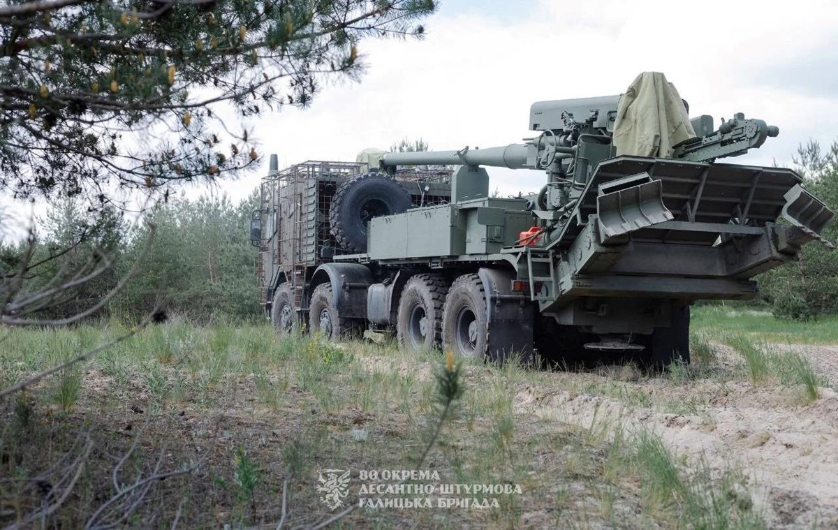 Фото для новини:ЗСУ ведуть бої з росіянами на 11 напрямках