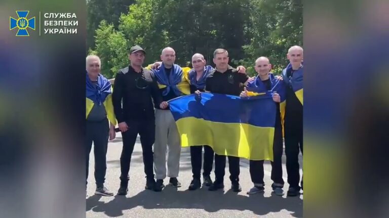 Фото для новини:СБУ показала ексклюзивне відео обміну полоненими 27 червня