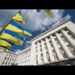 Фото для новини:Спілкування Володимира Зеленського, Антоніу Кошти та Урсули фон дер Ляєн з медіа перед засіданням ЄР