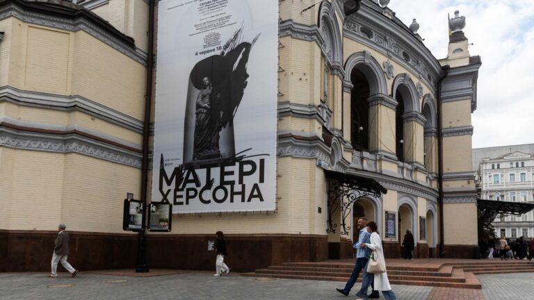 Фото для новини:Олена Зеленська відвідала світову прем’єру концертної версії опери «Матері Херсона»