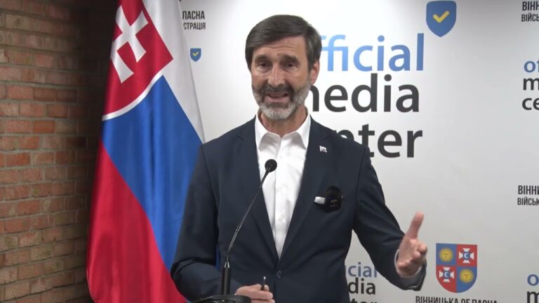 Фото для новини:🇺🇦🇸🇰 Спільна пресконференція Андрія Сибіги та Юрая Бланара