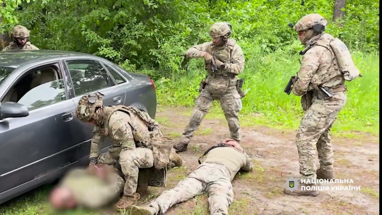 Фото для новини:На Рівненщині Нацполіція викрила двох військовослужбовців на підкупі інструктора військової частини