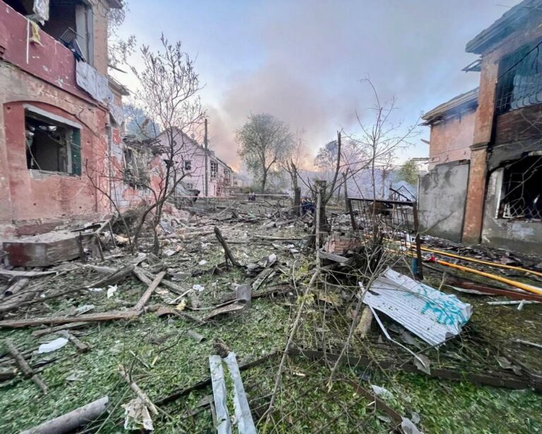 Фото для новини:Атака на Дніпро: вже семеро загиблих