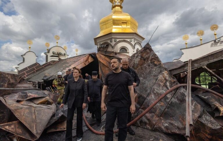 Фото для новини:Атака по лаврі була цілеспрямована - Зеленський