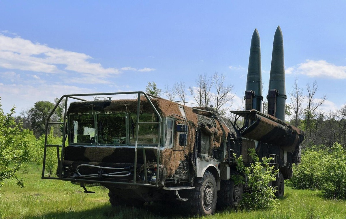 Фото для новини:Дніпро під ударом балістики, є поранені