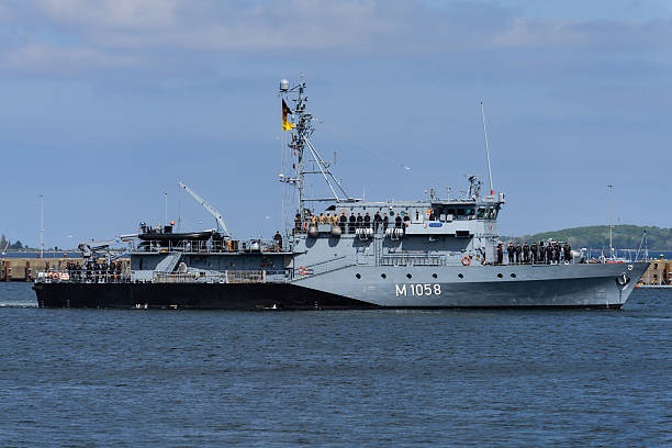 Фото для новини:До Ормузької протоки прямують два кораблі ВМС Німеччини - Пісторіус