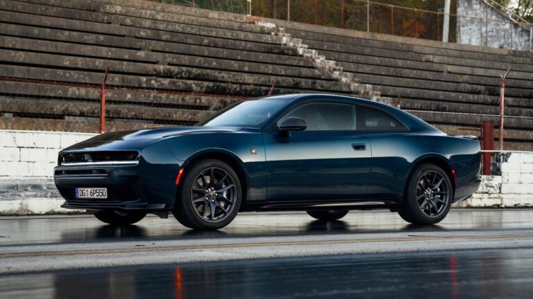 Фото для новини:Dodge Charger вперше виходить на європейський ринок