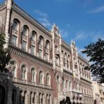 Фото для новини:Долар тримається на рекордному максимумі в Україні