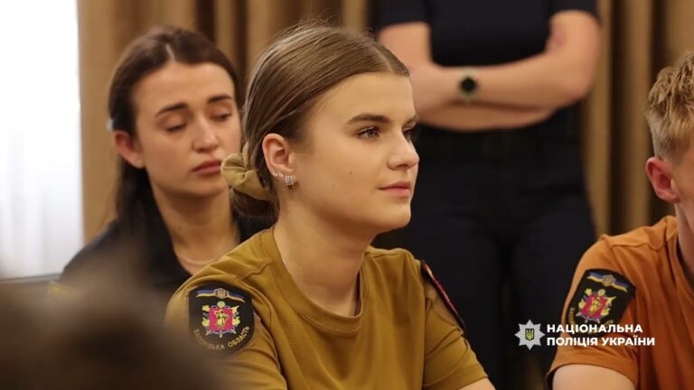 Фото для новини:Учасники юнацького патріотичного руху «Байда» зустрілися з Головою Національної поліції України